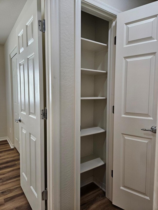 Building Photo - 2204 W Le Marche Ave