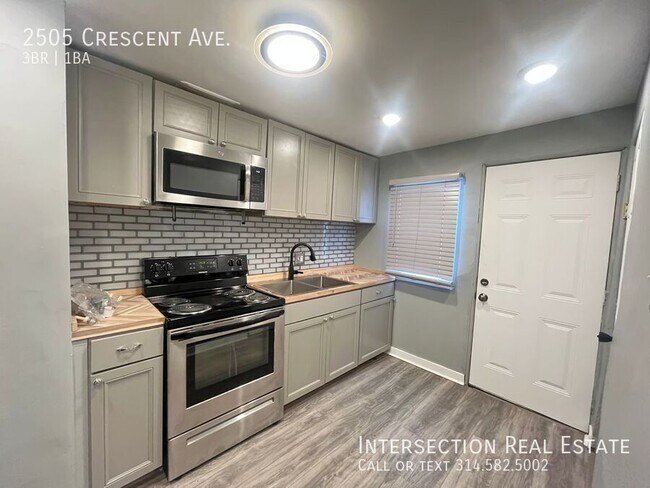 Building Photo - 2505 Crescent Ave