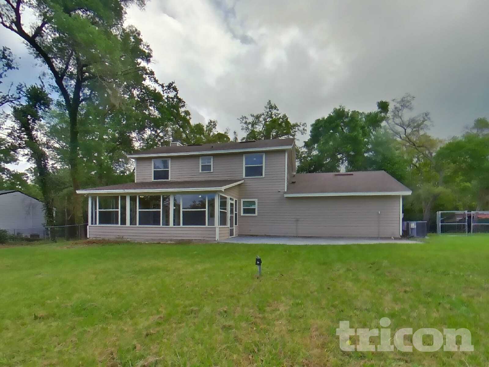 Building Photo - 872 Fairview Ave