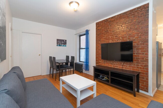 Building Photo - 331 E 92nd St