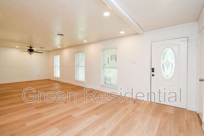 Building Photo - 4947 Cheena Dr