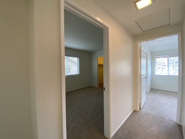 Building Photo - Spacious Home in La Costa with Nice View!!