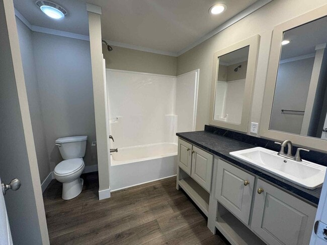 Building Photo - 48571 Lakeview Cir