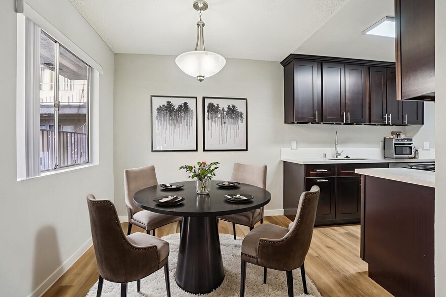 Building Photo - Villa Lago