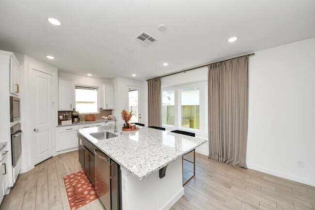 Building Photo - 4135 KINSEY ST