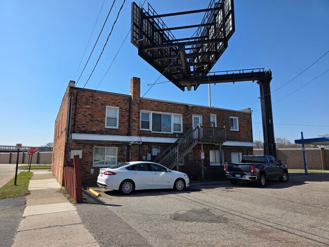 Building Photo - 22006 N Chrysler Dr