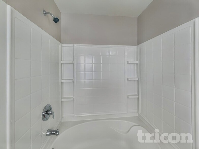 Building Photo - 5717 Henderson Oaks Dr
