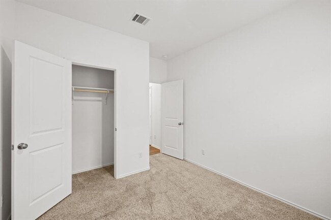 Building Photo - 504 Blanco Vista