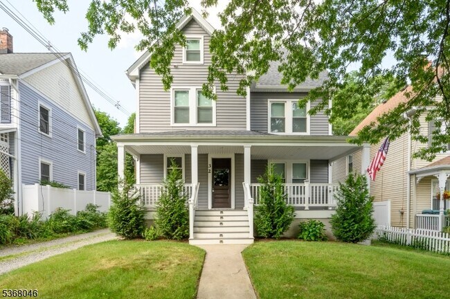 Primary Photo - 32 Woodland Ave