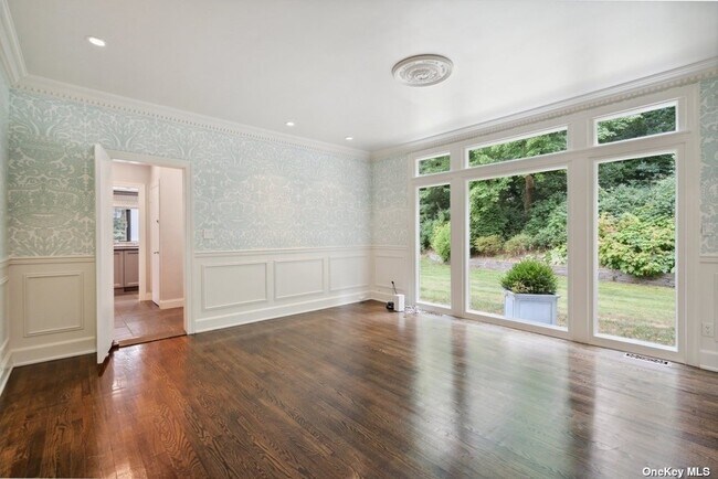 Building Photo - 157 Linden Ln