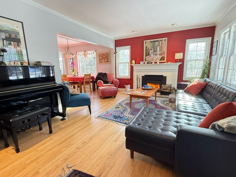 Building Photo - 1223 Dartmouth Rd