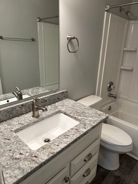 Building Photo - 172 Mallard Glen Dr