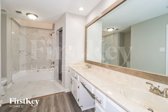 Building Photo - 675 Tealwood Ln