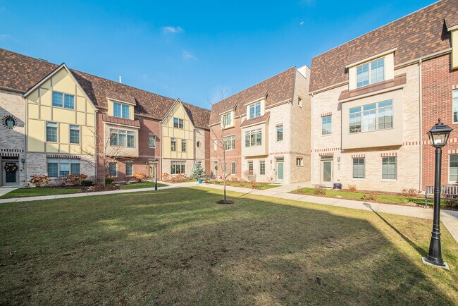 Building Photo - 1025 Walnut Wy