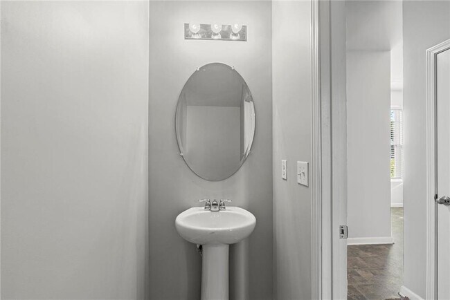 Building Photo - 2505 Piering Dr