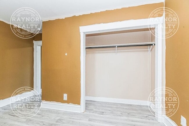 Building Photo - 643-643 Kenwood Ave