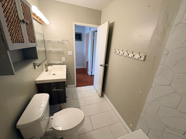 Building Photo - Makakilo Townhouse
