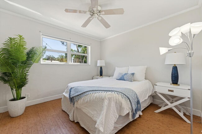 Building Photo - 2691 NE 18th St