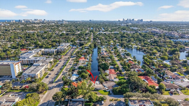 Building Photo - 1570 NE 30th Pl