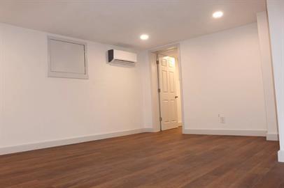 Building Photo - 910 W York Ave