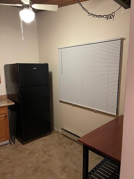 Kitchen - 2306 Holiday Ter