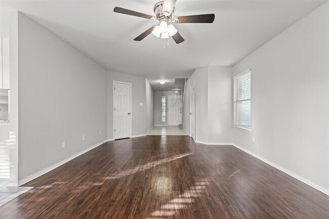 Building Photo - 3304 Kissman Dr