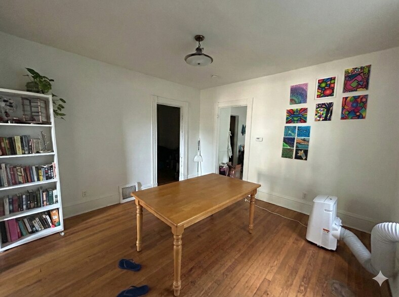 Building Photo - 217 N Livingston St