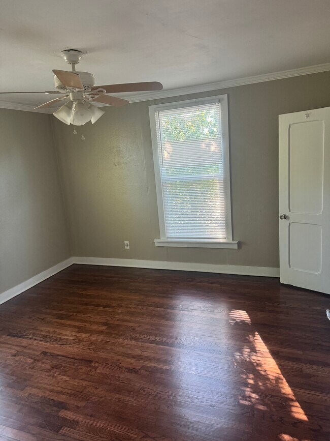 Building Photo - 4605 Reiger Ave