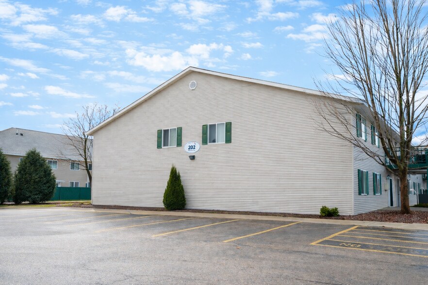 Building Photo - Murdock Apartments