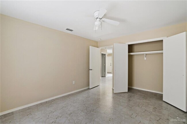 Building Photo - 12 Gastel Cir