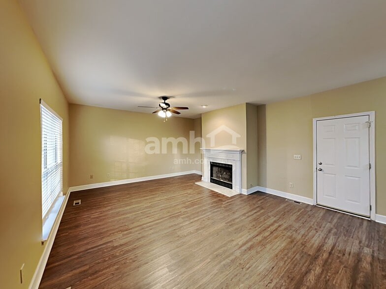 Building Photo - 1432 Brighton Cir