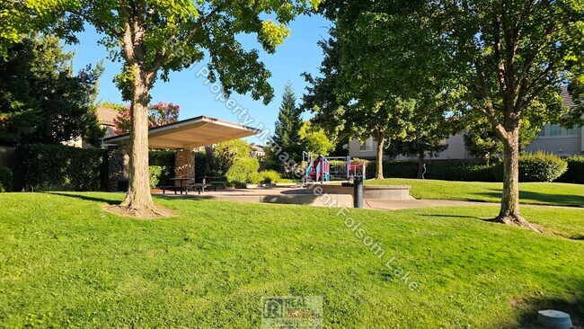 Building Photo - 1529 Borrasca Dr