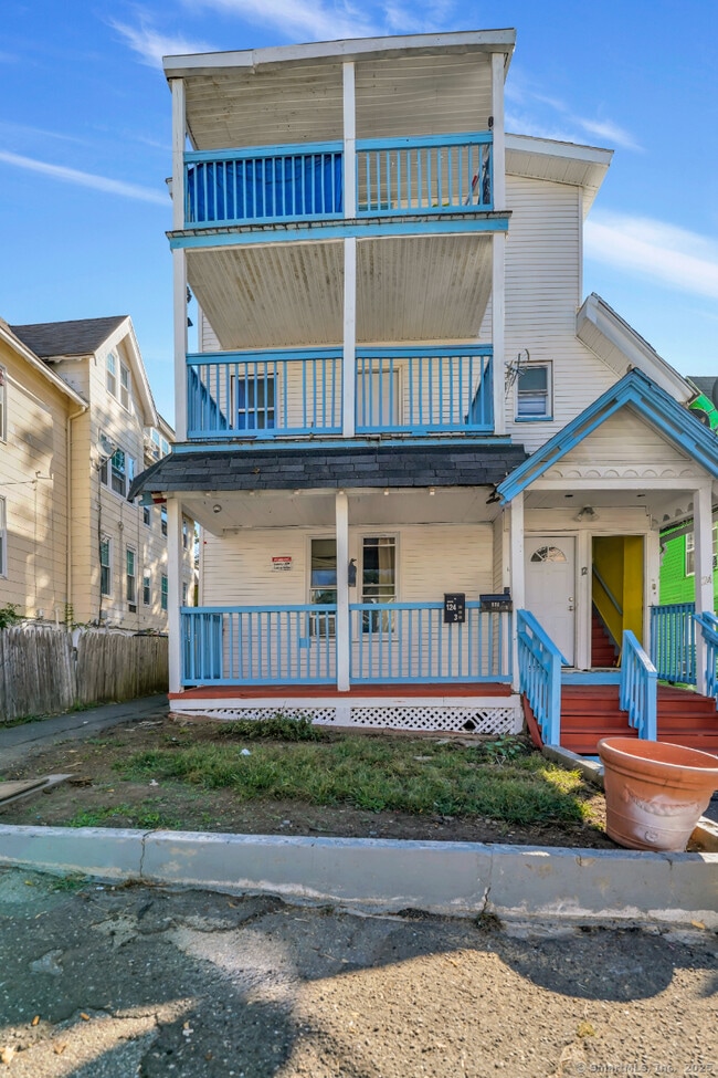 Building Photo - 221 Willow St