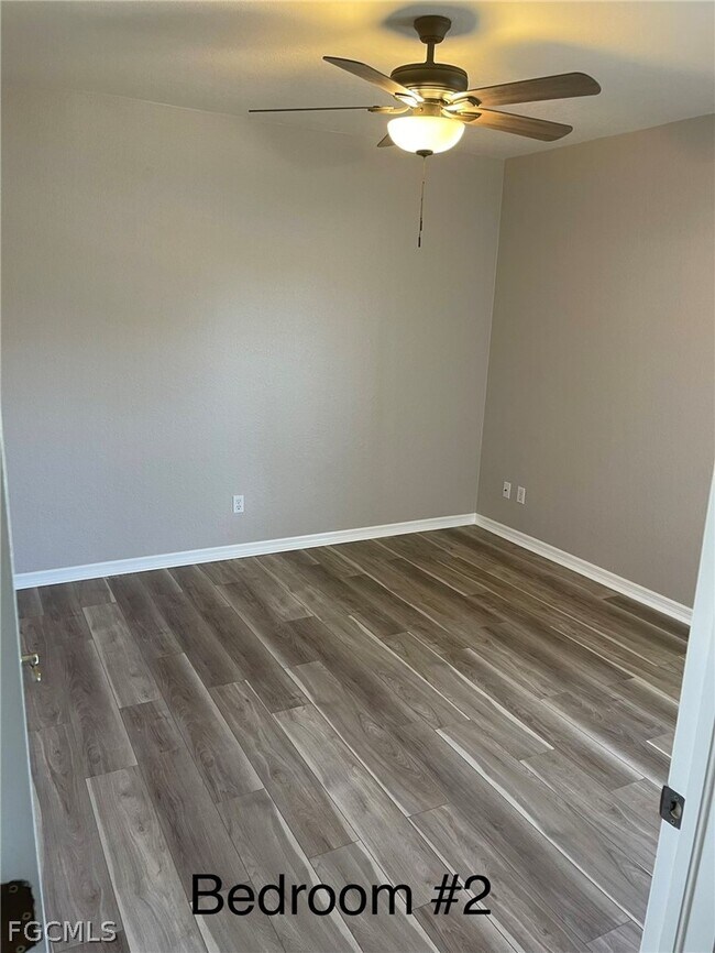 Building Photo - 5334 Chiquita Blvd S