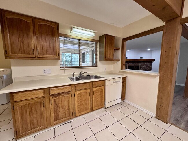 Building Photo - 3031 S Flamingo Way