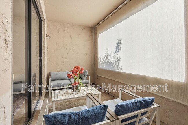 Building Photo - 9708-9708 E Vía Linda