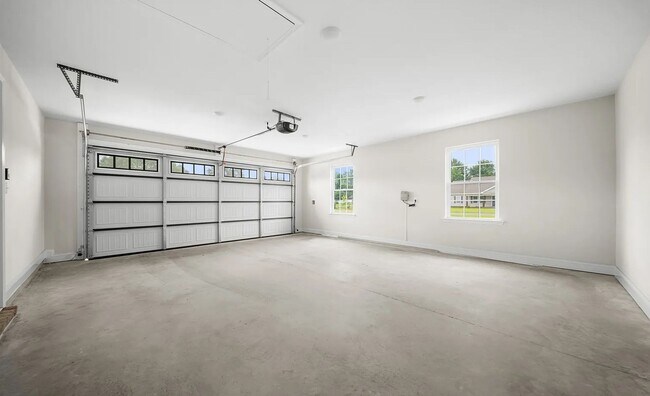 Building Photo - 102 Enclave Ct