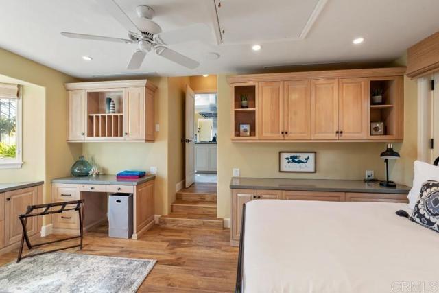 Building Photo - 8405 El Paseo Grande