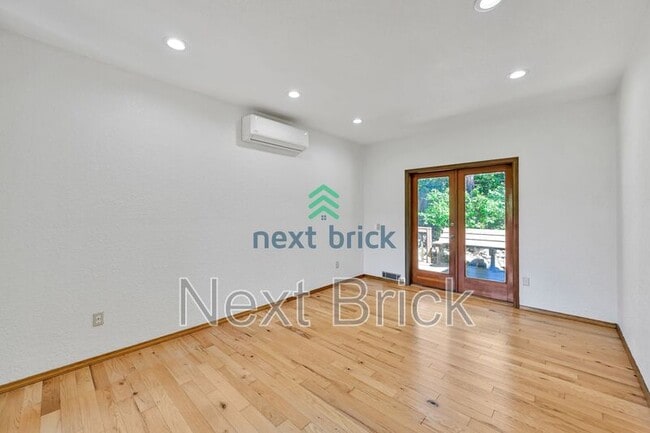 Building Photo - 21501 21st Ave W