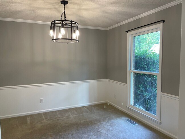Building Photo - 7942 Lake Vista Dr