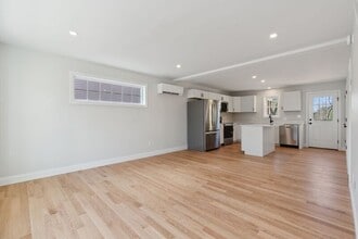 Building Photo - 3 Legacy Ln