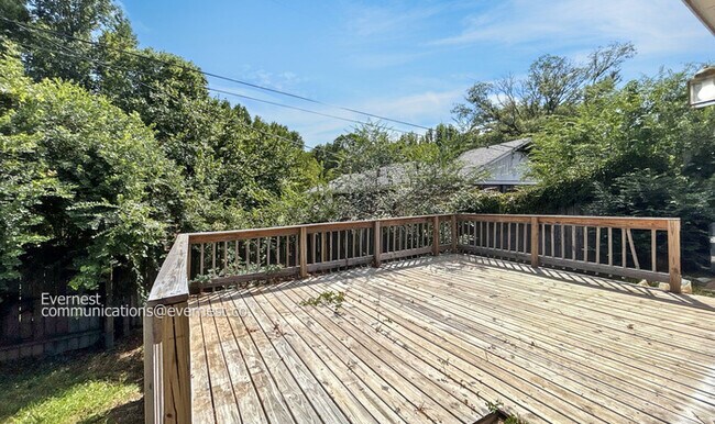 Building Photo - 9299 Grove Manor Dr