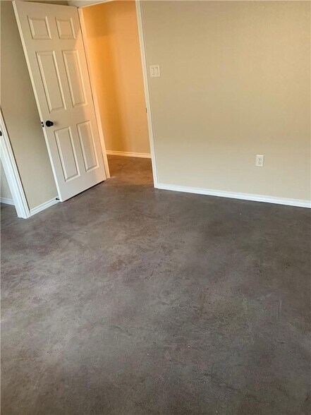 Building Photo - 379 Joanne Lp