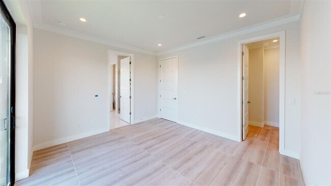 Building Photo - 773 Gran Kaymen Way