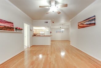 Building Photo - 2255 Braeswood Park Dr
