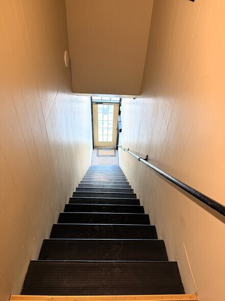 Building Photo - 209 N Capitol Ave