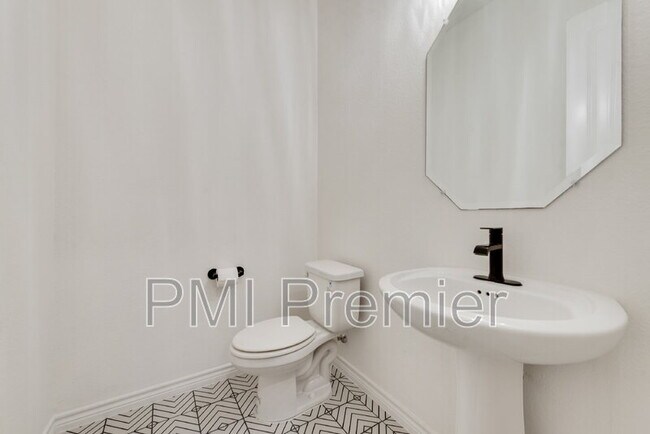 Building Photo - 2901 Little Wonder Ln