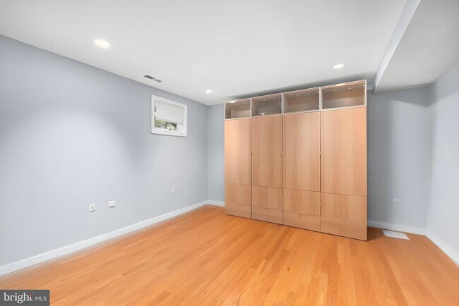 Building Photo - 1136 Pine Hill Rd