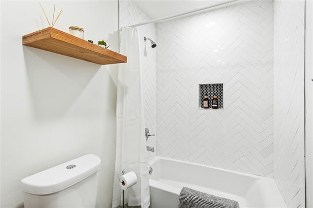 Building Photo - 2212 Parkhaven Dr