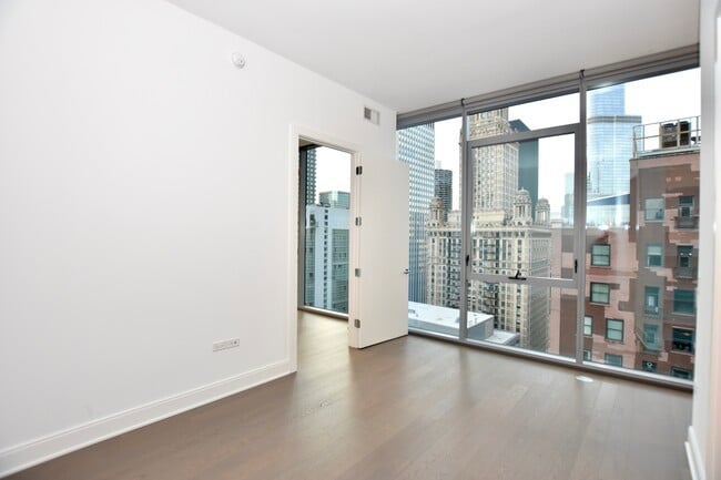 Building Photo - 60 E Randolph St